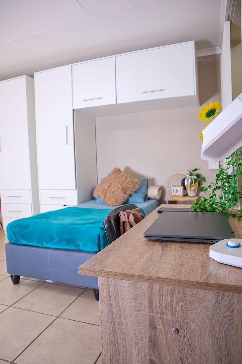 Study desk (no student)